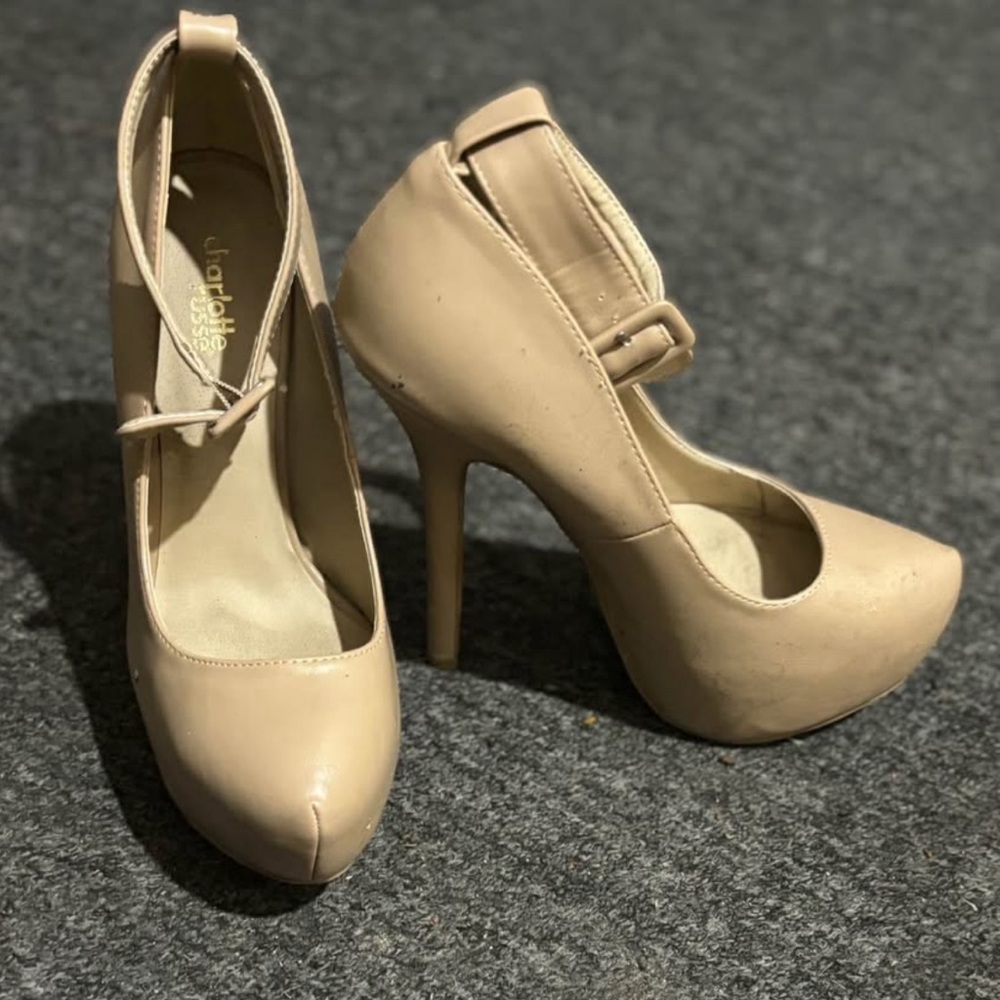 ‘Charlotte Russe Tan heels 
SZ: 8.5 - Picture 5 of 5